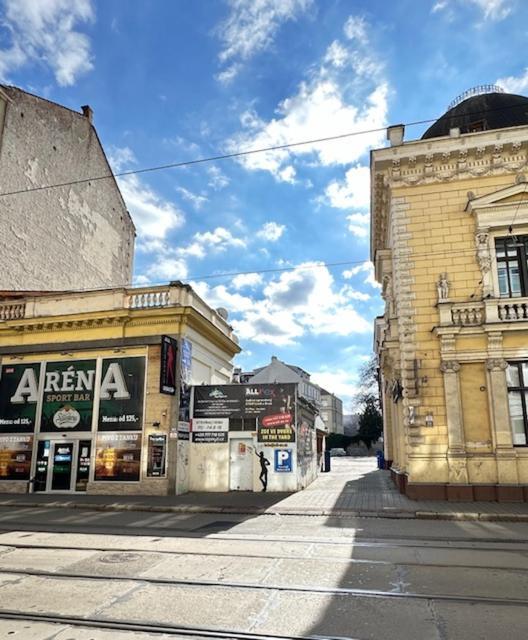 Palac Anezka D1 Brno Bagian luar foto
